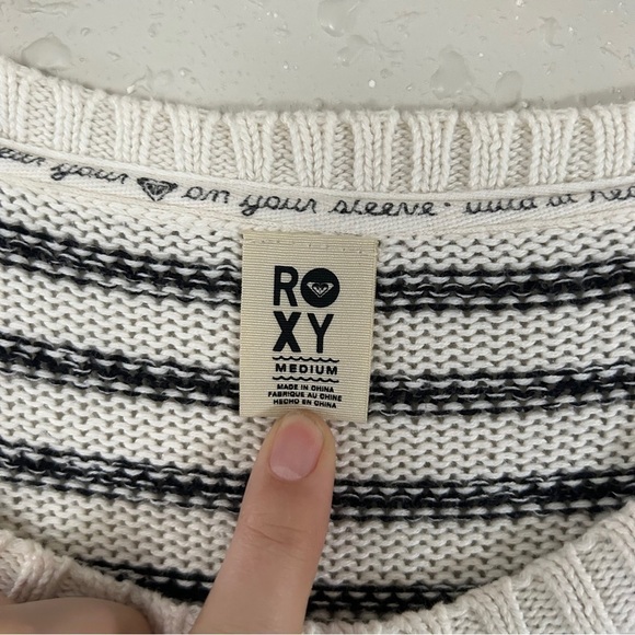 Roxy White Grey Striped Colorblock Long Sleeve Sweater Mini Dress Winter Medium - Picture 2 of 6